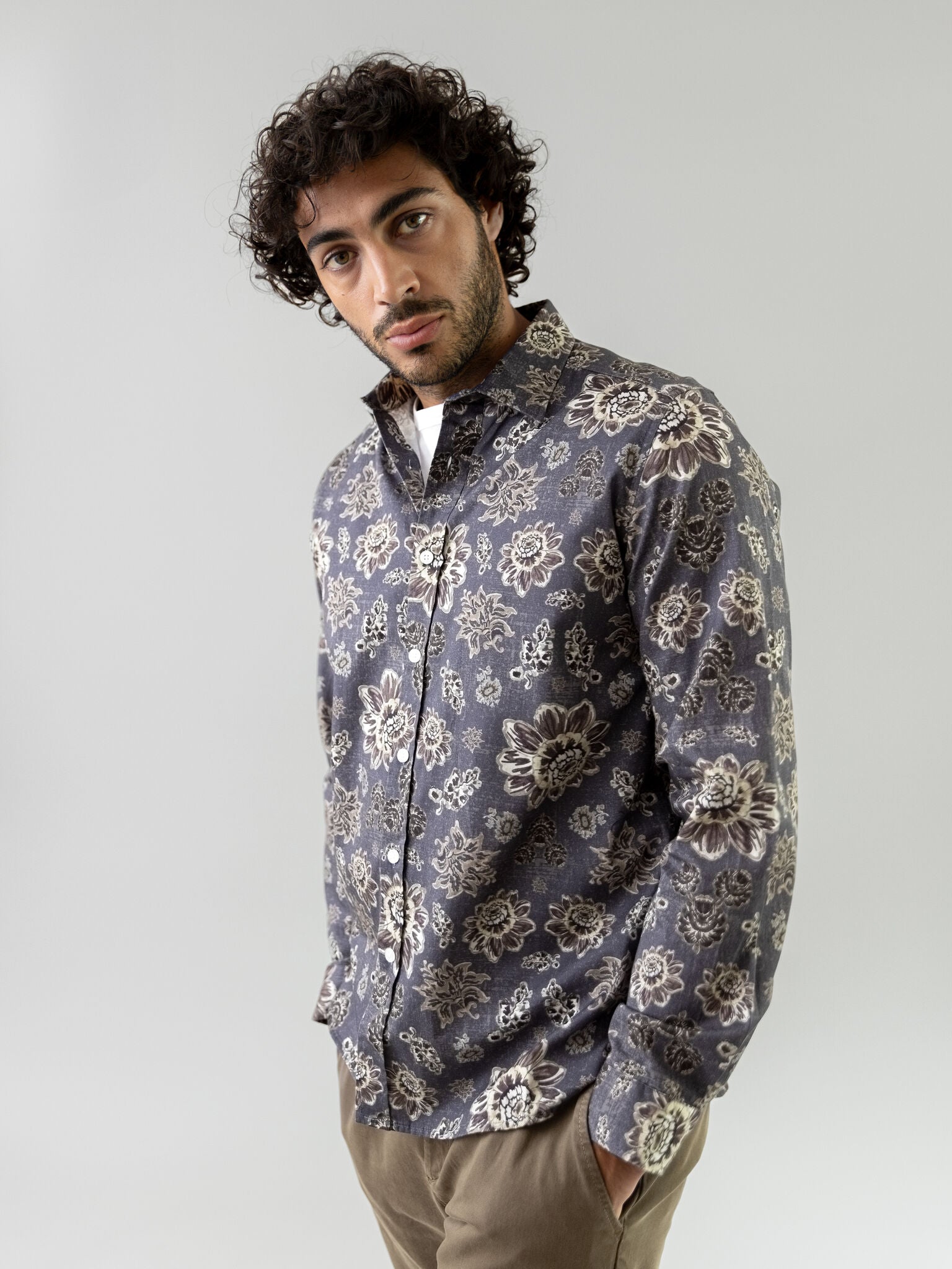 Modelshot / Antracite / Detail